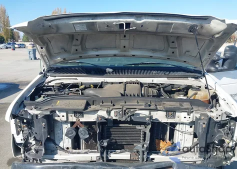 2009 Ford E-350 Super Duty Commercial/Recreational z USA, uszkodzony, nr VIN 1FTSE34L59DA65352